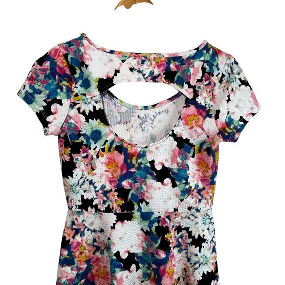 Frenchi Nordstrom Floral Print Skater Dress Back Cut Out Multicolor Small Casual - Picture 5 of 8